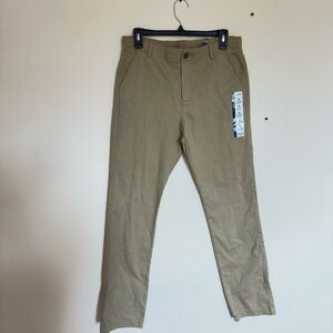 Izod Men's Tan Chinos